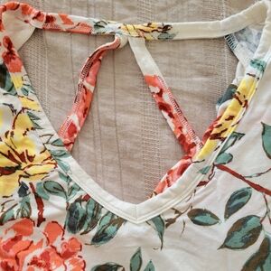 Maurices Floral Vneck Tee Size 2X